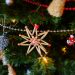 Canva - Close-up of Christmas Tree at Night Foto af Gary Spears